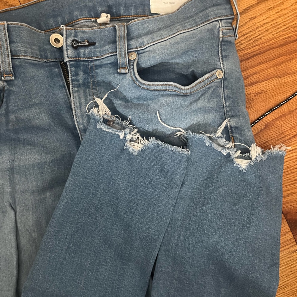 Buttery soft stretchy Rag & bone jeans